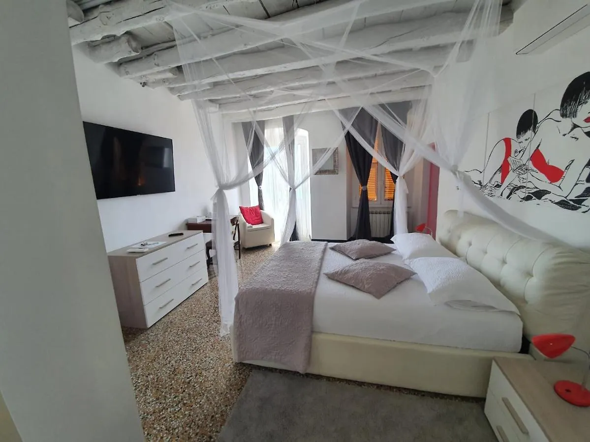 Varazze Suite Sauna E Hammam Guest house